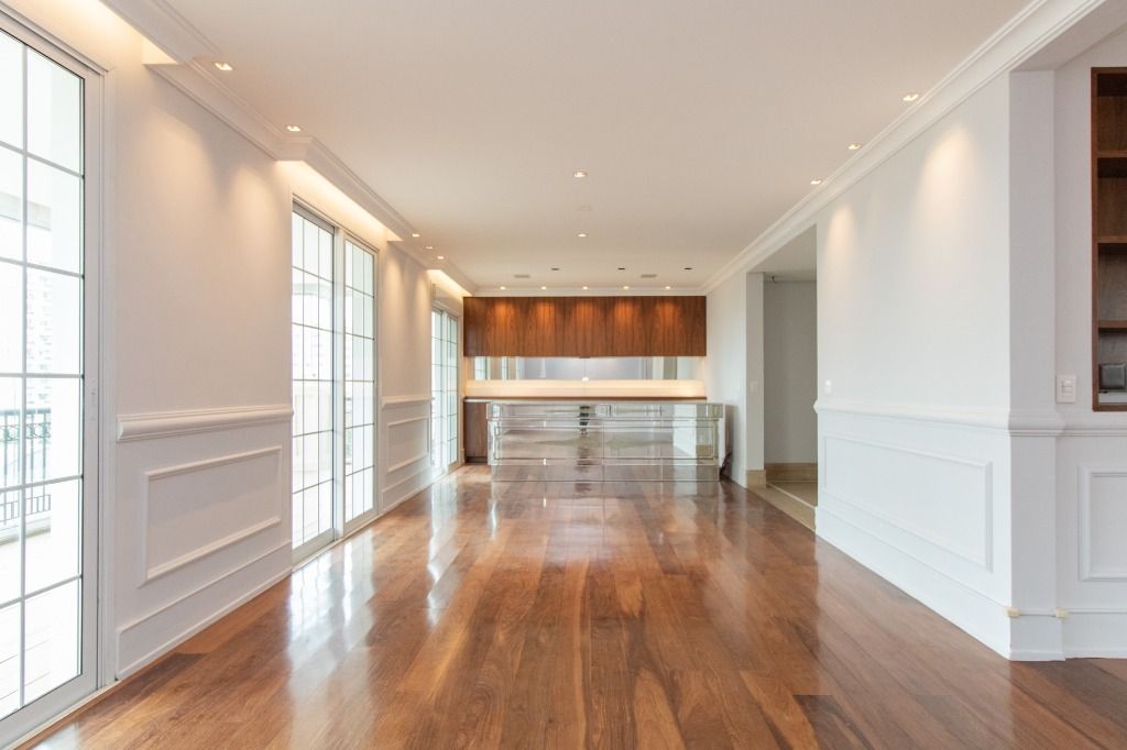 Apartamento à venda no Campo Belo com 218m² de área útil, 3 suítes, 5 vagas de garagem + depósito. – AP8392