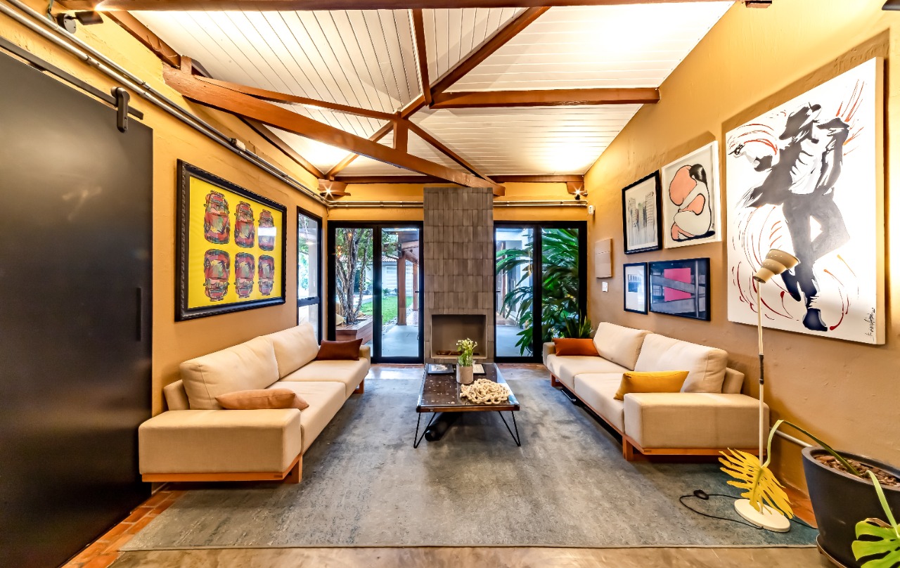 casa-em-alto-de-pinheiros-perfeita-para-relaxar-e-receber-amigos-com-terreno-generoso-e-muito-verde-18352-19